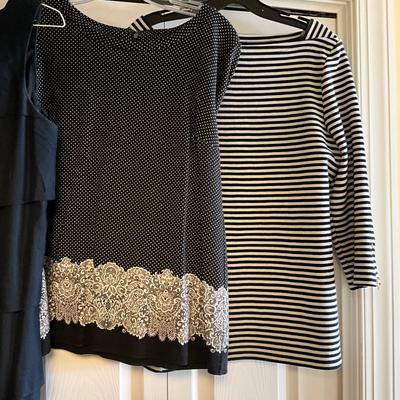 UB2106 Lot of Ladies TALBOTS Clothing