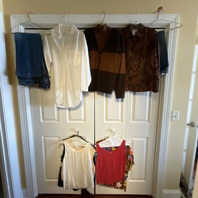 UB2110 Lot of Vintage Ladies Clothing Various Brands