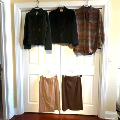 UB2112 Lot of Ladies PENDLETON Clothing