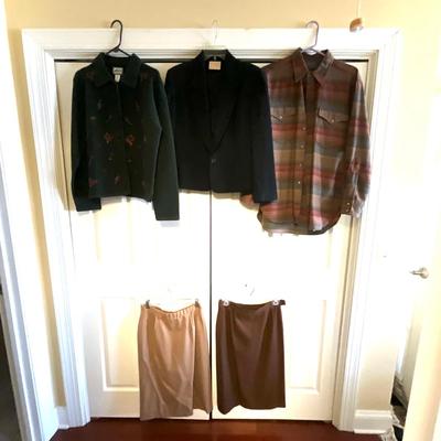 UB2112 Lot of Ladies PENDLETON Clothing