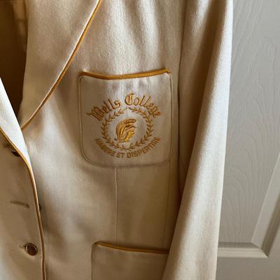 UB2114 Lot of Ladies Vintage Clothing Suits and more