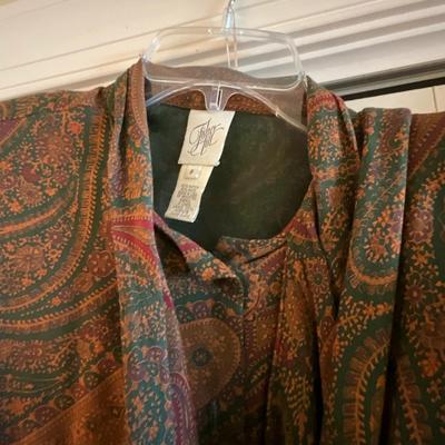UB2115 Vintage Ladies Clothing Lot