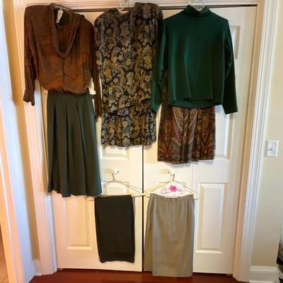 UB2115 Vintage Ladies Clothing Lot