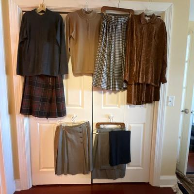 UB2116 Lot of Ladies Vintage Clothing Jones NY, TYCC, JH Collectibles