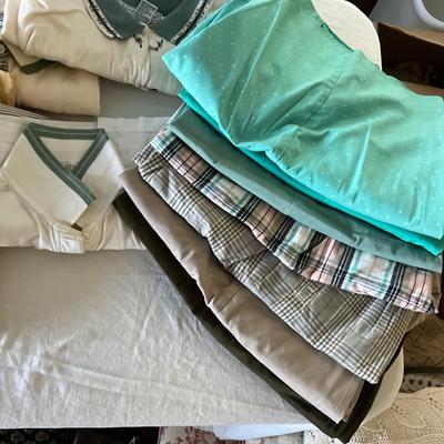 UB2120 Large Lot of Vintage IZOD Golf Shirts and Shorts