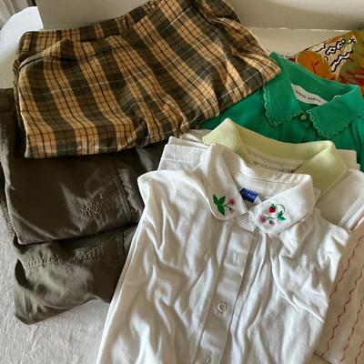UB2122 Lot of Vintage Ladies Golf Shirts and NORTH FACE Shorts