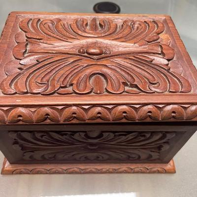 BEAUTIFULLY CARVED WOODEN BOX - 5â€x7â€