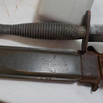 Rare-WW2 - FAIRBAIRN-SYKES Army Commando unit Dagger and M8 scabbard .est. $75 to $200.
