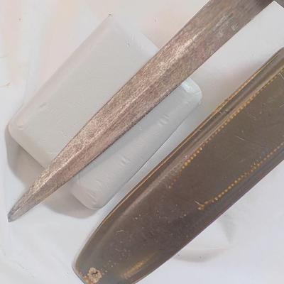 Rare-WW2 - FAIRBAIRN-SYKES Army Commando unit Dagger and M8 scabbard .est. $75 to $200.