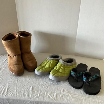UB2131 Pair of Unisex Vintage Original UGG Boots with L.L. Bean Slippers, and Flip Flops