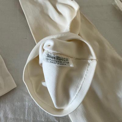 UB2133 Lot of Ladies White Cotton Dress Gloves and Evening Bags