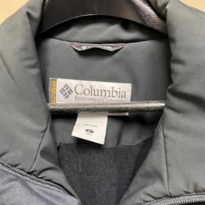 FC2144 Columbia Men's Large Jacket with Leather Gloves and North Face Hat