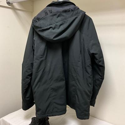 FC2144 Columbia Men's Large Jacket with Leather Gloves and North Face Hat
