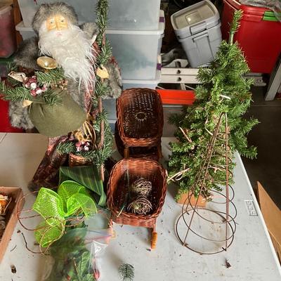 G2184 Santa and Faux Small Tree Lot and Decor