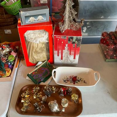 G2187 Metal Christmas Decor with Angel, Lenox Dish, Candle Tree
