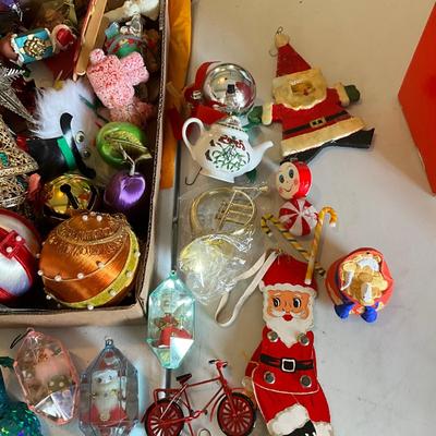 G2188 Vintage Christmas Tree Ornaments