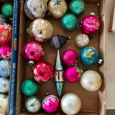 G2191 Lot of Vintage Glass Christmas Balls