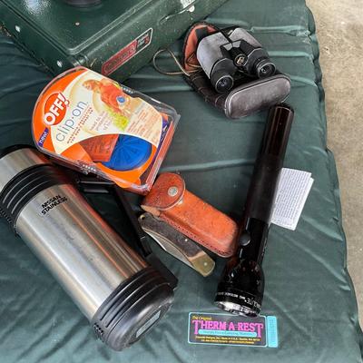 G2195 Large Camping Lot with Therm a Rest Pads