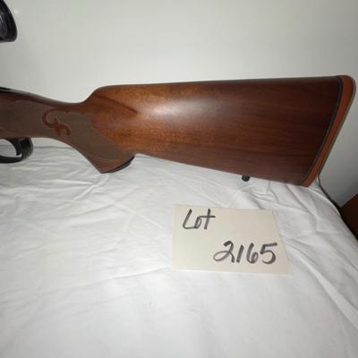 S2165 Winchester Model 70XTR .243 caliber- Featherweight Bolt Action Rifle w/Scope