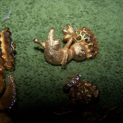LOT 8 WONDERFUL COLLECTIBLE CHRISTMAS ANGEL PINS
