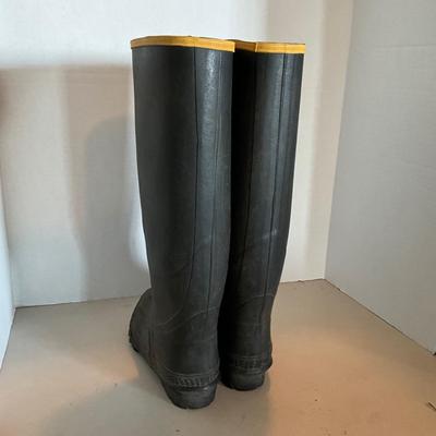 G2200 Pair of Men's LACROSSE Rain boots