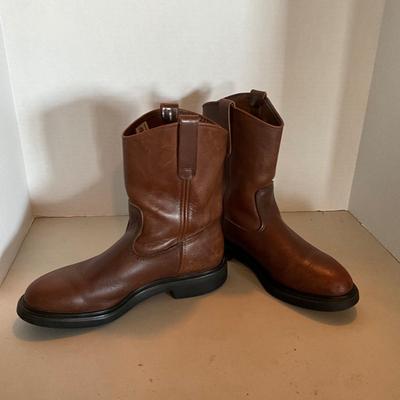 G2201 Pair of Men's Red Wing Leather Boots