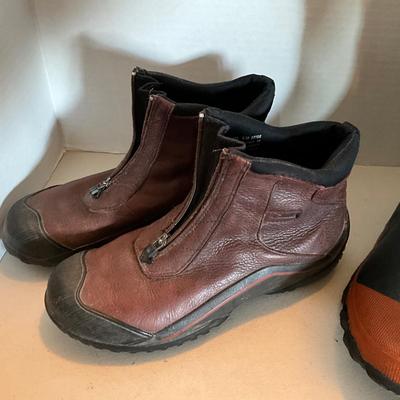 G2203 Pair of Proline Mens size 7 and Ladies Clark's Leather Boots size 8