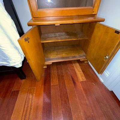 S2169 Wooden Gun Cabinet with Locking Glass Door