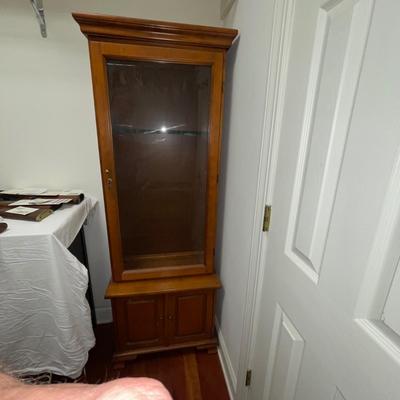 S2169 Wooden Gun Cabinet with Locking Glass Door