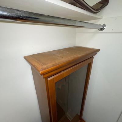 S2169 Wooden Gun Cabinet with Locking Glass Door
