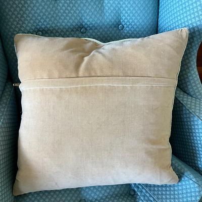 LR2210 Large 18" Downfilled Shell Needlepoint Pillow