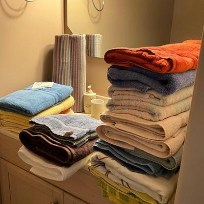 MDR2211 Large Lot of Towels with Bath Mat and Soap Dispenser