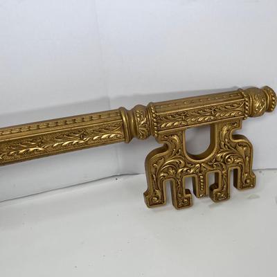 Syroco Mid century Gold Key