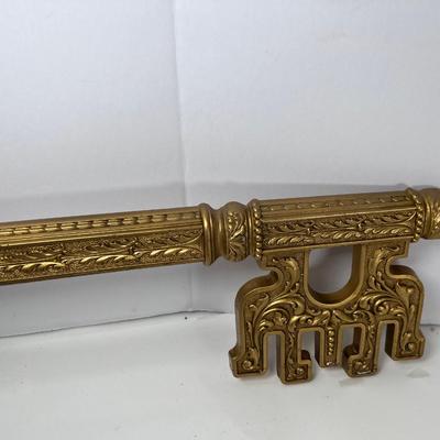 Syroco Mid century Gold Key