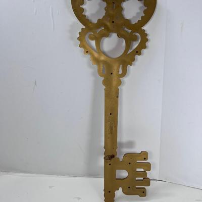 Syroco Mid century Gold Key