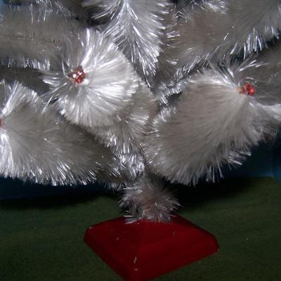 LOT 35 WONDERFUL VINTAGE KIRK COLOR FLOSS CHRISTMAS TREE SILVERY WHITE