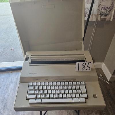 SR 1000 Typewriter