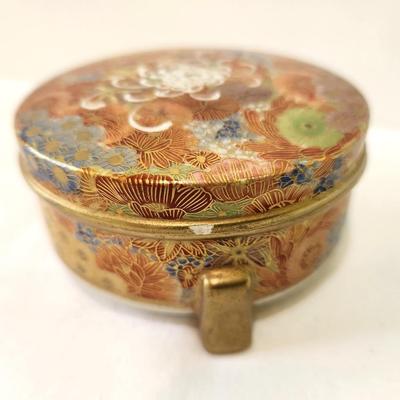 Lot #46  Vintage Satsuma Trinket Box - signed