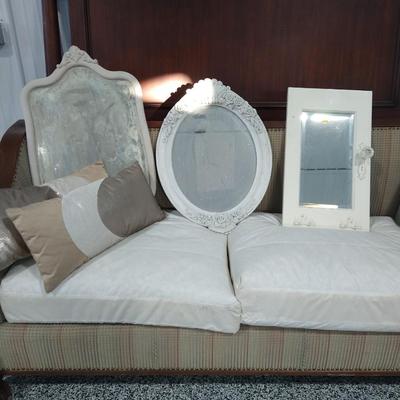 7-3 vintage mirrors and 2 pillows