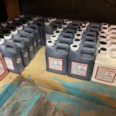 Shelf 15 Angelus Acrylic leather Paint 90 Pint Bottles B&W
