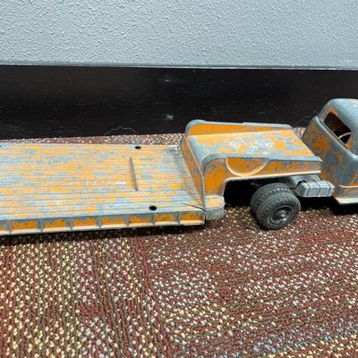Vintage Hubley tractor and truck and hauler