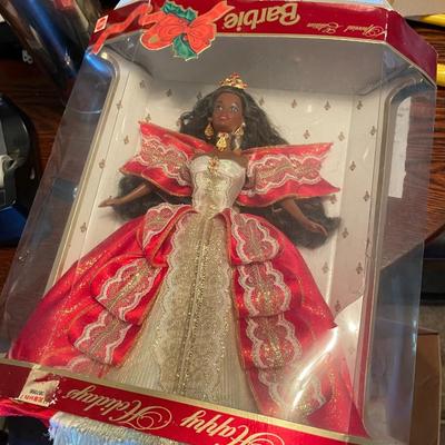 1996 Holiday Barbie 1st Brunette