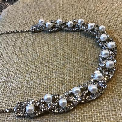 Beautiful Faux Pearl And Rhinestone Necklace