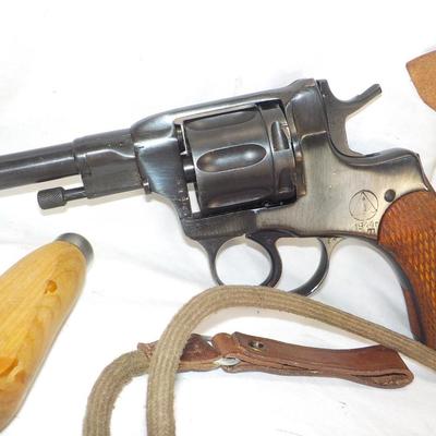 Russian IZHEVSK , M 1895 CCCP 7.62 x 38R Nagant revolver & accessories.est. $150 to $420.