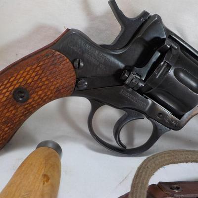 Russian IZHEVSK , M 1895 CCCP 7.62 x 38R Nagant revolver & accessories.est. $150 to $420.