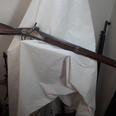 Real 1833 Hall Musketoon rifle Middletown Ct, .58 cal., smooth bore.est $400 to $800.