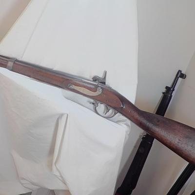 Real 1833 Hall Musketoon rifle Middletown Ct, .58 cal., smooth bore.est $400 to $800.