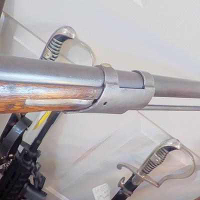 Real 1833 Hall Musketoon rifle Middletown Ct, .58 cal., smooth bore.est $400 to $800.