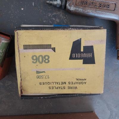 BOSTICH AIR STAPLER-GAUGE-AND BOXES OF STAPLES