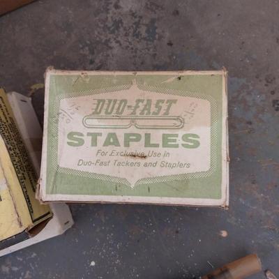 BOSTICH AIR STAPLER-GAUGE-AND BOXES OF STAPLES